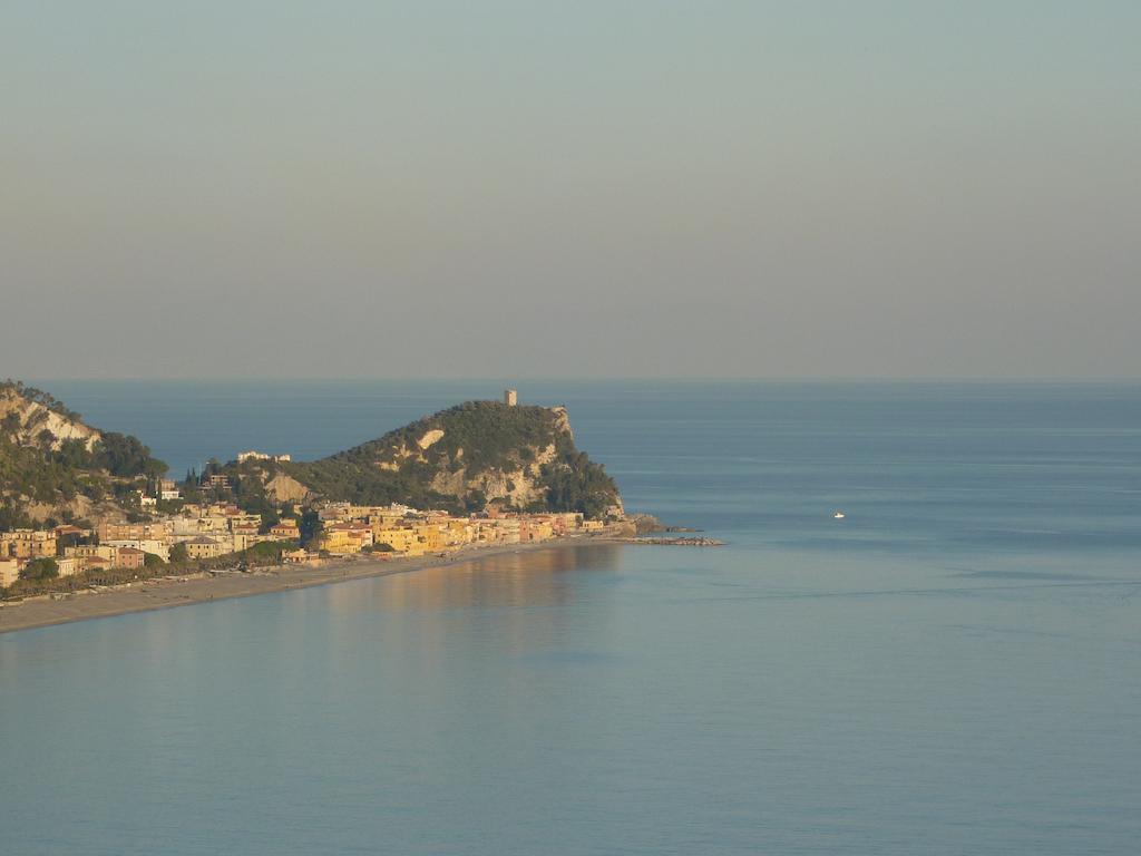 Villa Degli Ulivi B&B Finale Ligure Kamer foto